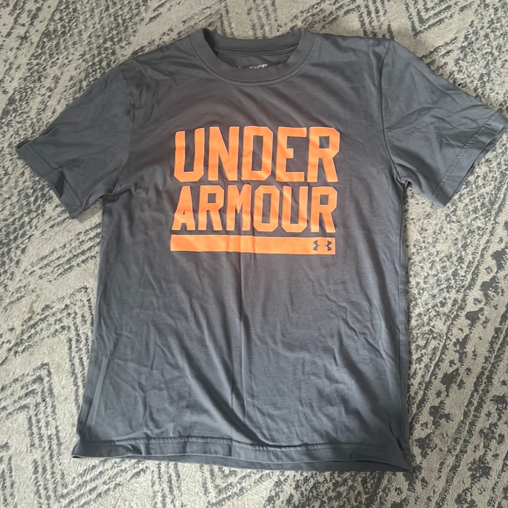 Boys Under Armour T-Shirt- M